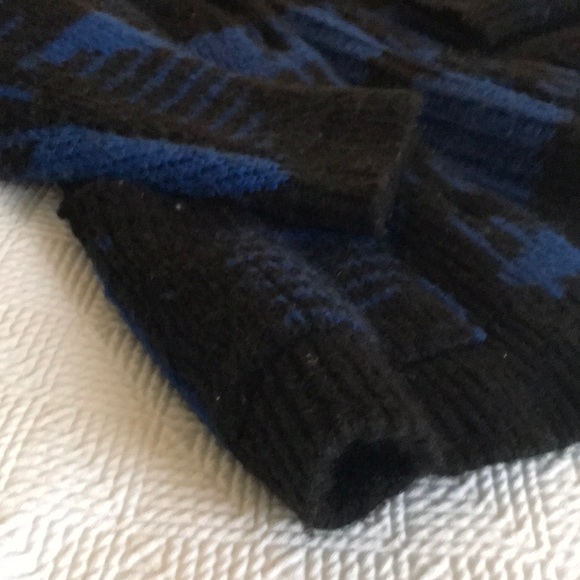 Sweater - Picture 3 of 3